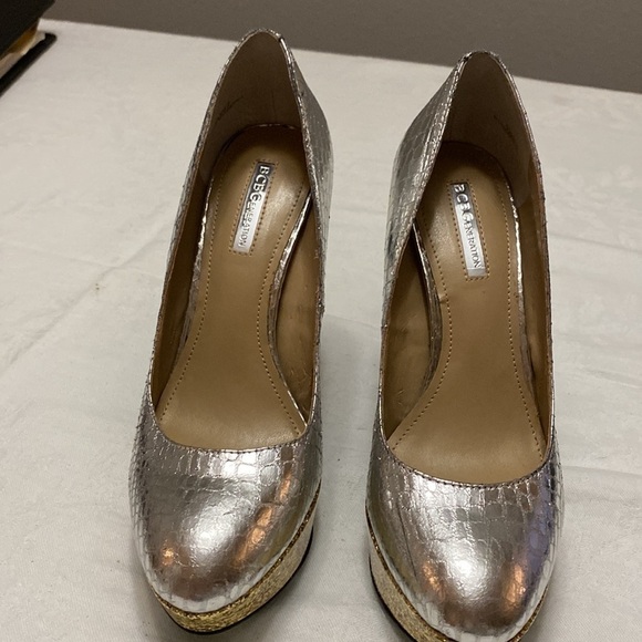 BCBG Generation Silver and Gold Heels Size 7 - Picture 7 of 7
